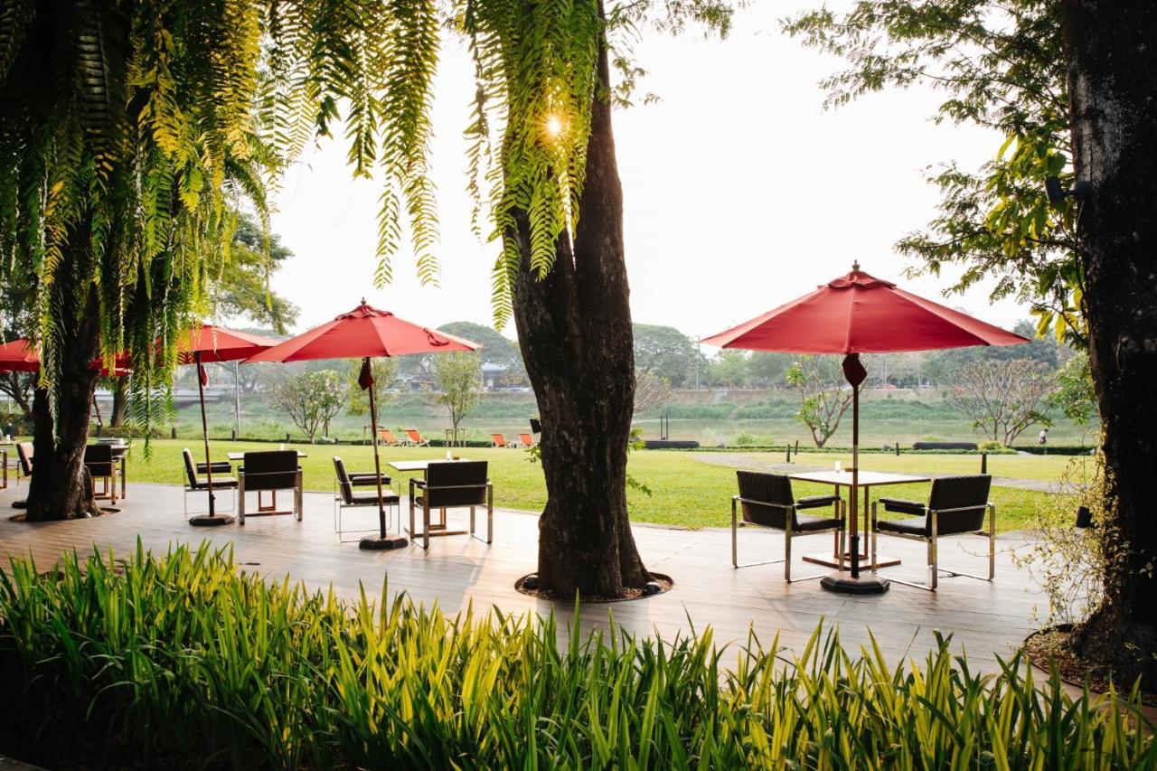 Resort Cross Riverside